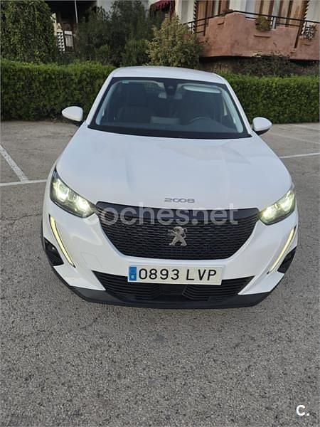 Usado Peugeot 2008 Active 110 CV (80 kW) 2021 Blanco SUV