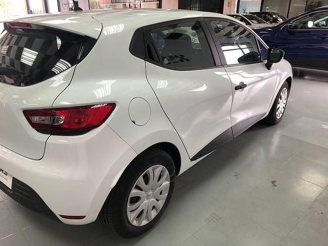 Usado Renault Clio IV Business 75 CV (55 kW) 2019 Blanco Berlina
