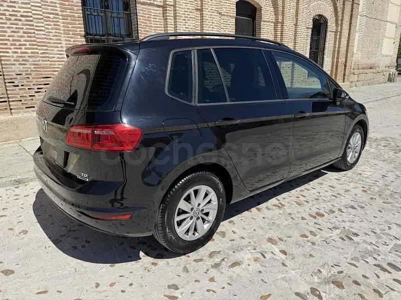 Usado VW Golf Sportsvan Sportline 110 CV (80 kW) 2014 Negro Monovolumen