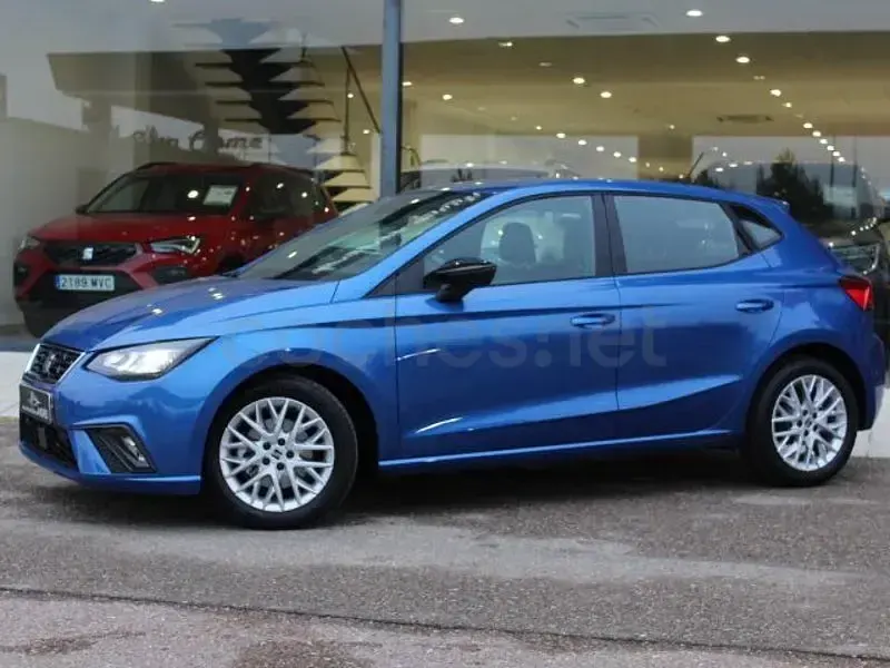 Usado Seat Ibiza FR 116 CV (85 kW) 2024 Azul Utilitario