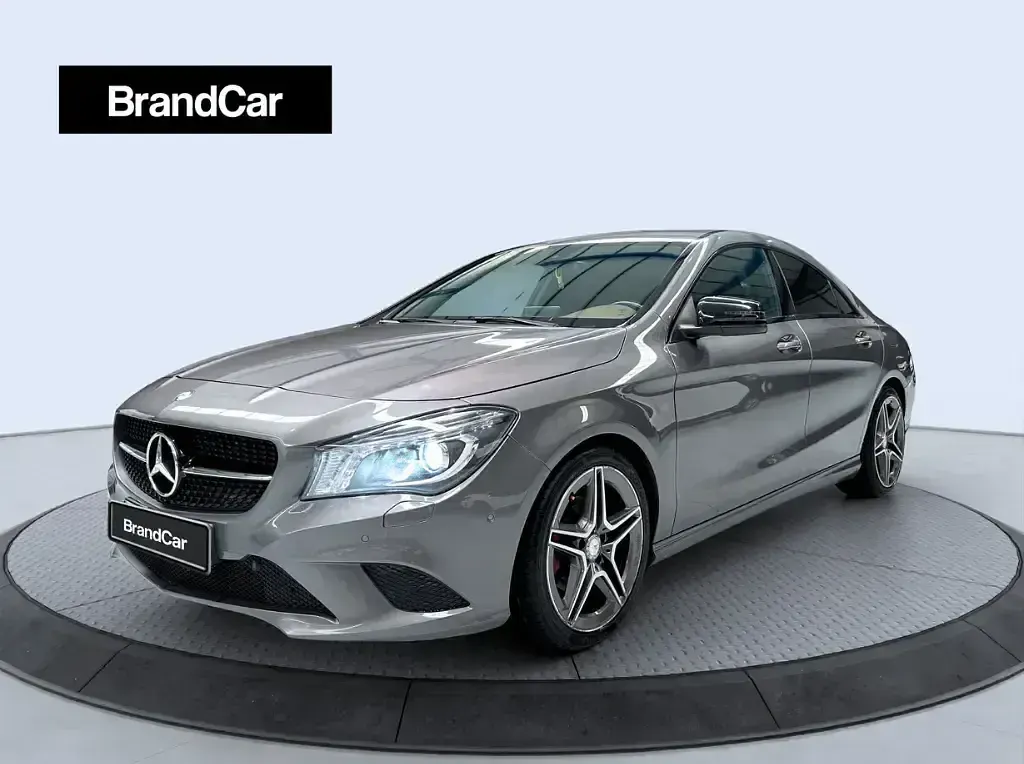 Usado Mercedes CLA200 156 CV (114 kW) 2015 Gris Berlina