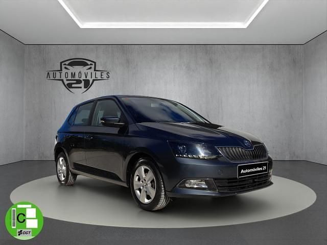 Gris Usado 2017 Skoda Fabia Ambition Utilitario | 8499 € (Precio justo) - Imagen 1/4