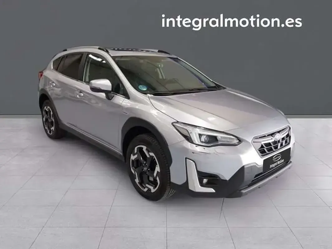 Usado Subaru XV 151 CV (111 kW) 2023 Gris SUV