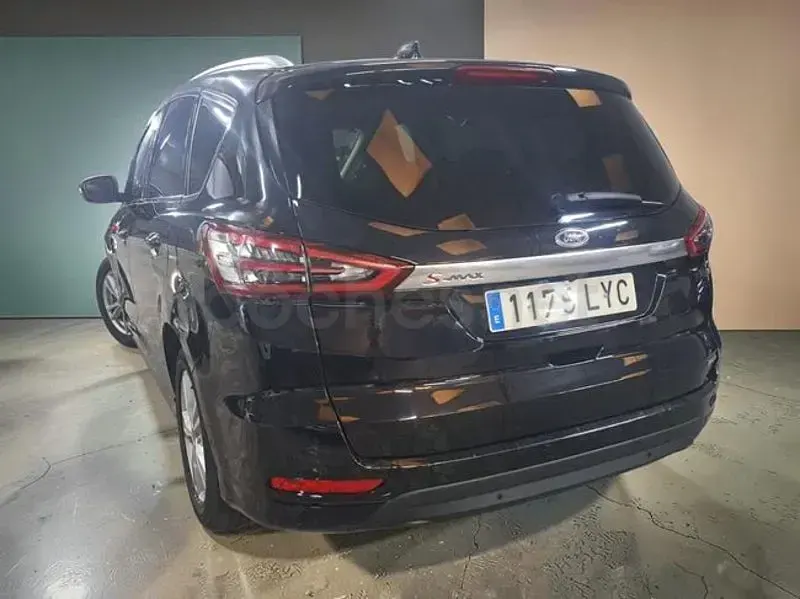 Usado Ford S-MAX Titanium 190 CV (139 kW) 2022 Negro Monovolumen