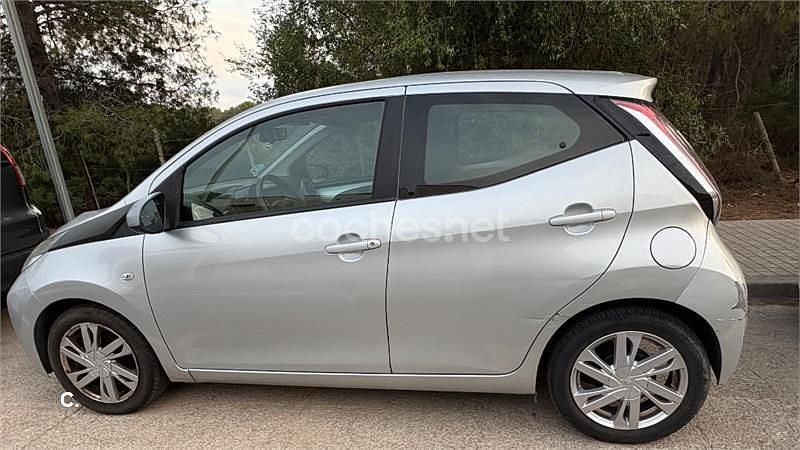 Gris / plata Usado 2017 Toyota Aygo X-play Utilitario | 8500 € (Super precio) - Imagen 1/4