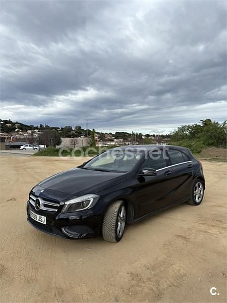 Käytetty Mercedes A200 Urban 136 HP (100 kW) 2013 Musta Sedan