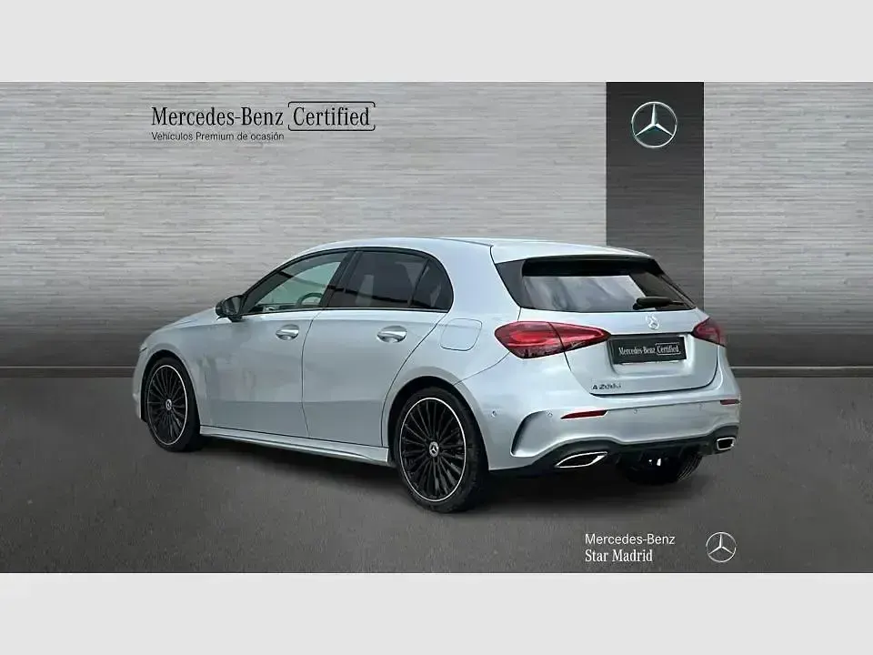 Usado Mercedes A200 150 CV (110 kW) 2025 Plata hightech Berlina