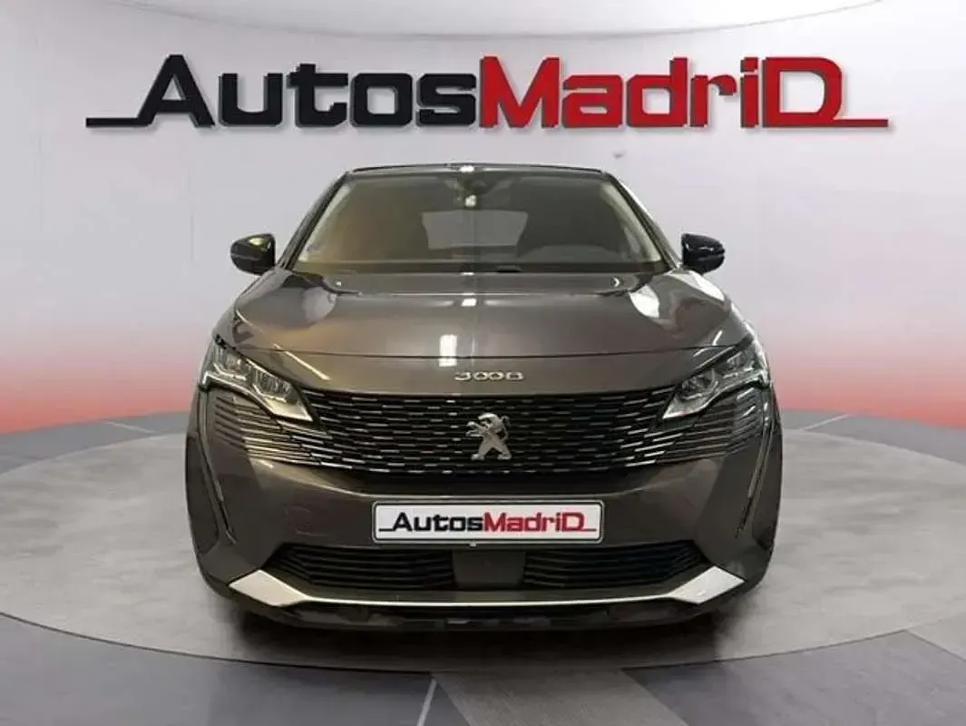 Usado Peugeot 3008 Allure 226 CV (166 kW) 2022 Gris SUV