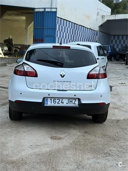 Usado Renault Mégane Bose Edition 110 CV (80 kW) 2015 Blanco Berlina