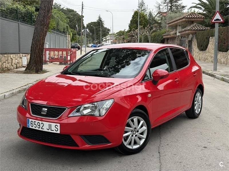 Käytetty Seat Ibiza Reference 90 HP (66 kW) 2016 Punainen Sedan