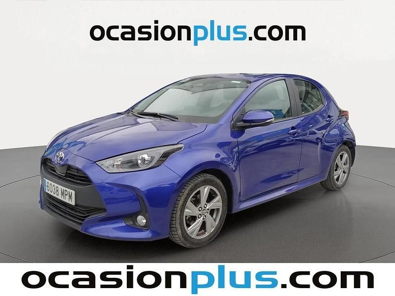 Usado Toyota Yaris Active 116 CV (85 kW) 2024 Azul Utilitario