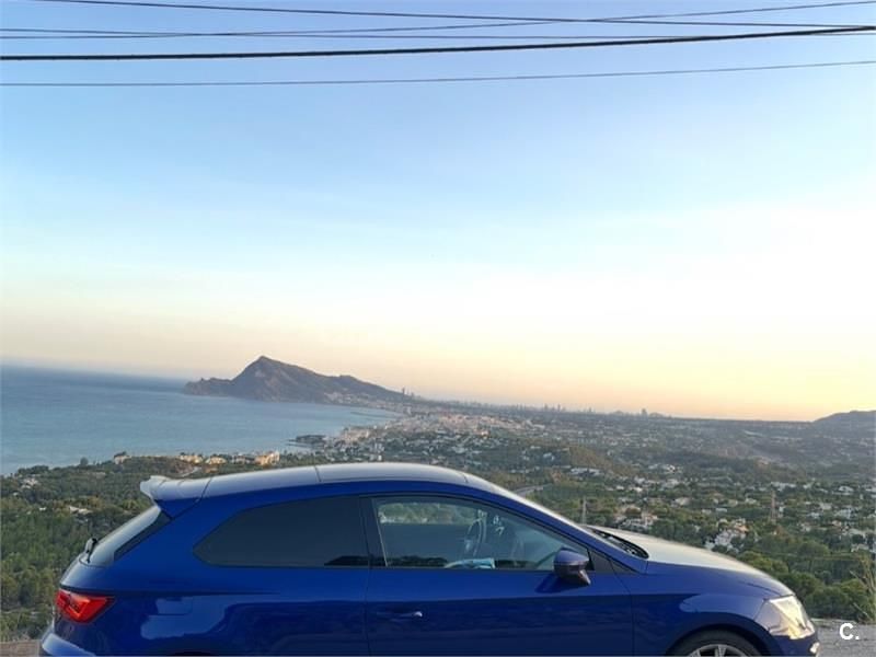 Usado Seat Leon FR 180 CV (132 kW) 2018 Azul Berlina