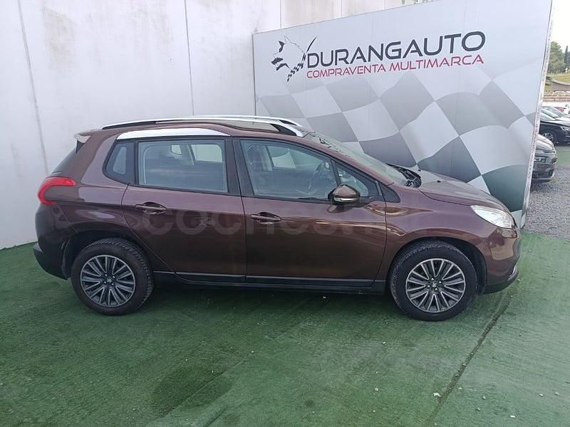 Usado Peugeot 2008 Active 92 CV (67 kW) 2015 Marrón SUV