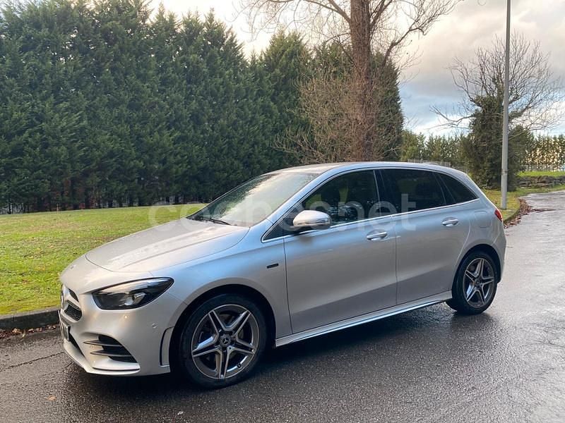 Gris / plata Usado 2021 Mercedes B250e Monovolumen | 26.900 € (Un poco caro) - Imagen 1/4