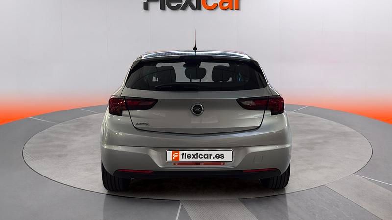 Usado Opel Astra Business Elegance 131 CV (96 kW) 2020 Gris Familiar