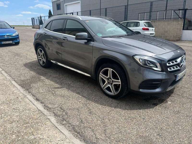 Gris Usado 2019 Mercedes GLA200 SUV | 25.900 € (Precio justo) - Imagen 1/4