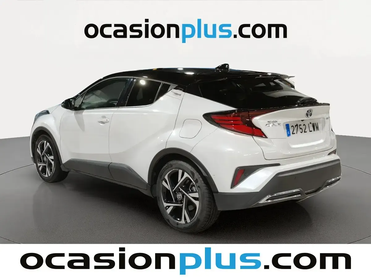 Begagnad Toyota C-HR Sport 184 HK (135 kW) 2022 Vit SUV