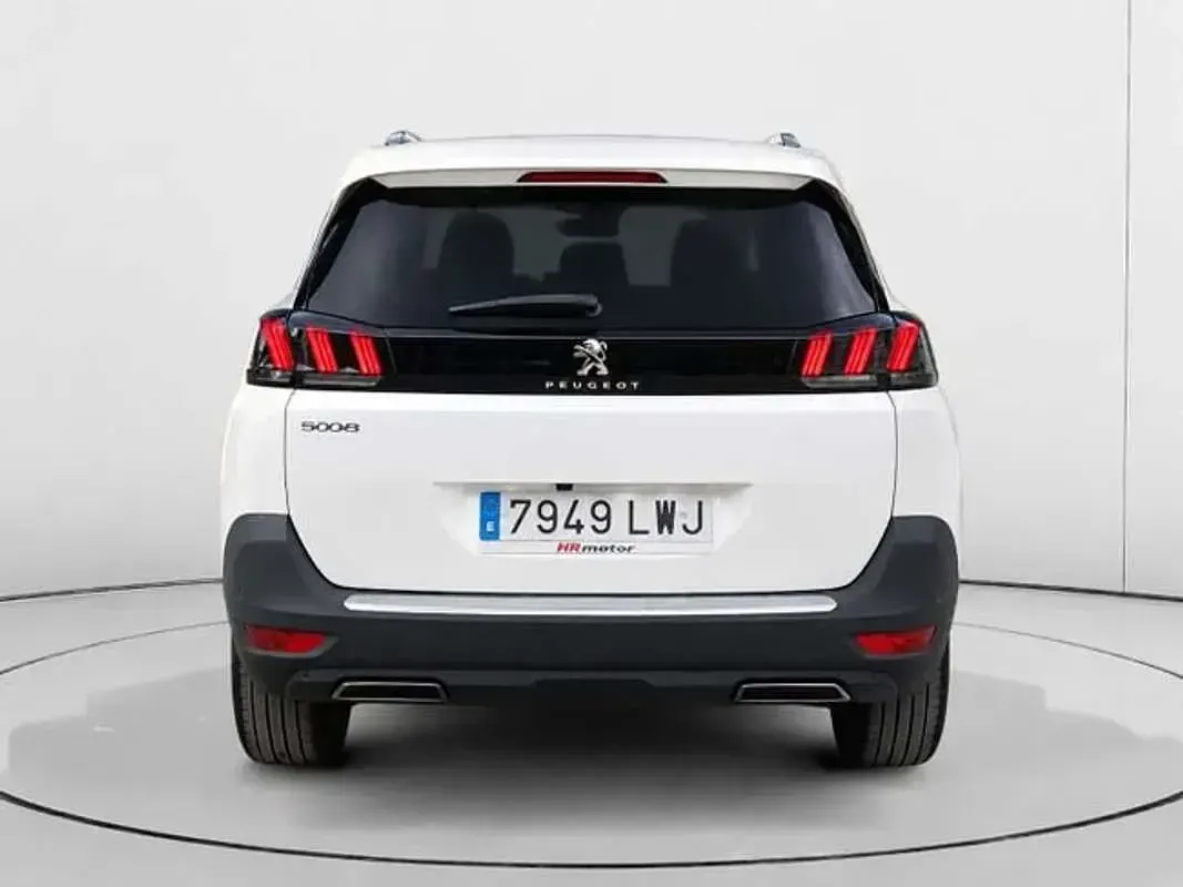 Usado Peugeot 5008 Allure 131 CV (96 kW) 2022 Blanco SUV