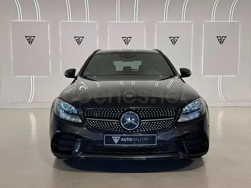 Usado Mercedes C300 258 CV (189 kW) 2020 Gris / plata Familiar