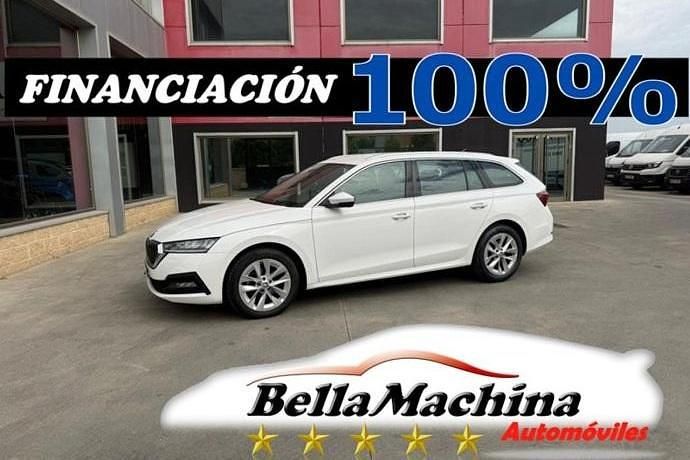 Usado Skoda Octavia Style 151 CV (111 kW) 2021 Blanco Familiar