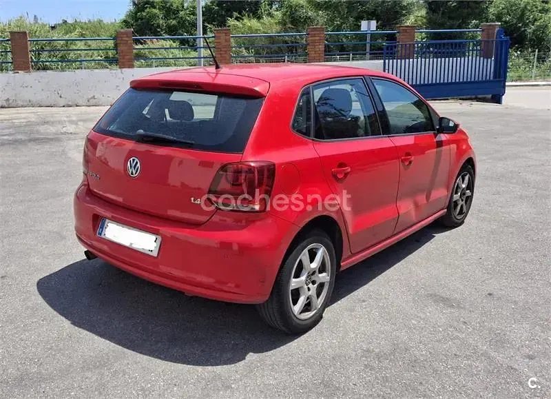 Usado VW Polo Sport 85 CV (62 kW) 2011 Rojo Utilitario