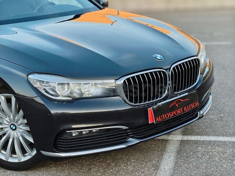Usado BMW 730 Comfort Edition 265 CV (194 kW) 2018 Gris / plata Berlina