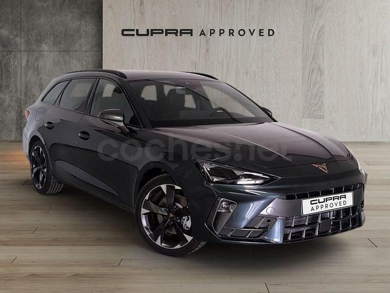 Usado Cupra Leon 204 CV (150 kW) 2025 Gris / plata Berlina