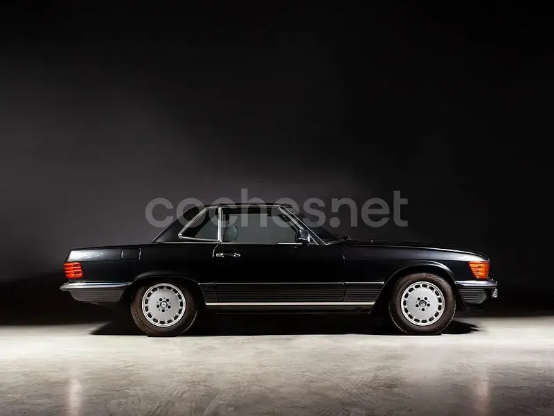 Usado Mercedes SL300 188 CV (138 kW) 1986 Gris / plata Descapotable