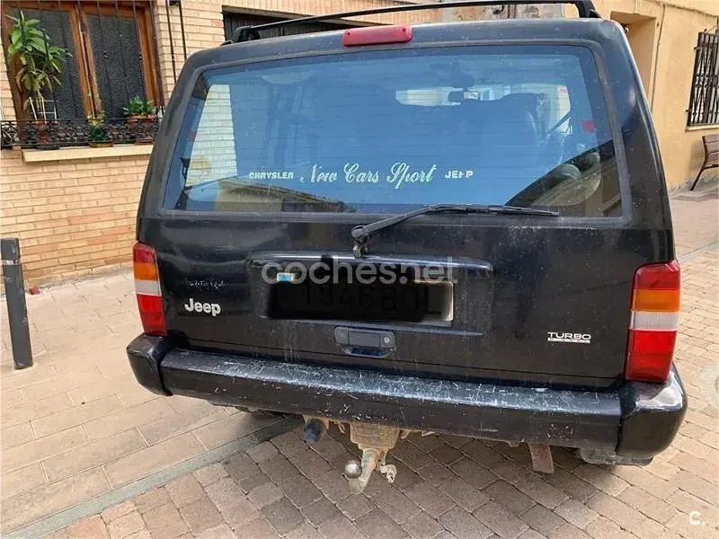 Usado Jeep Cherokee Limited 115 CV (84 kW) 1999 Negro SUV