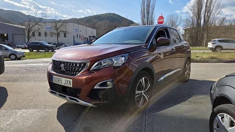 Usado Peugeot 3008 Allure 131 CV (96 kW) 2017 Marrón SUV