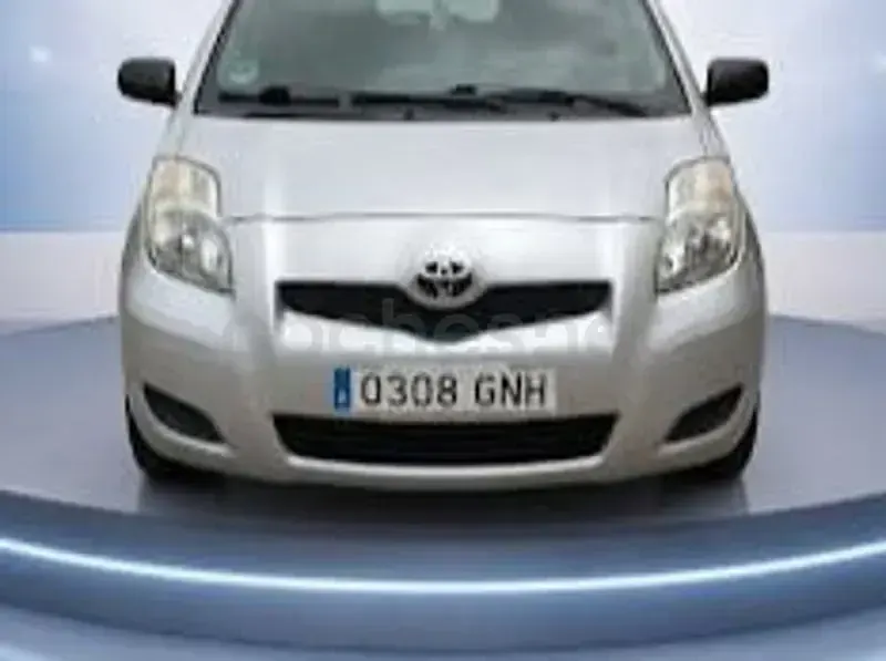 Usado Toyota Yaris Live 69 CV (50 kW) 2009 Gris / plata Utilitario