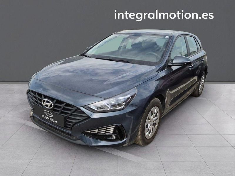 Usado Hyundai i30 110 CV (80 kW) 2022 Gris Utilitario