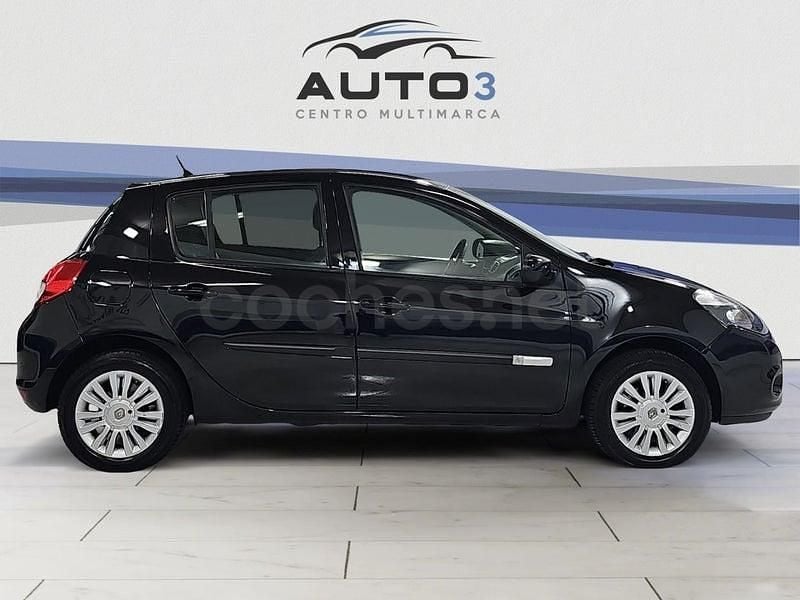Usado Renault Clio IV Expression 75 CV (55 kW) 2012 Negro Berlina