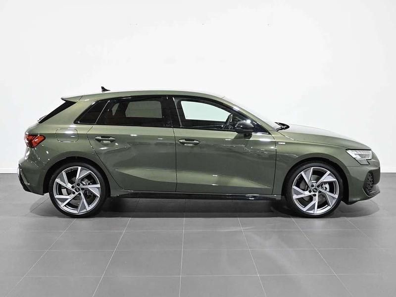 Usado Audi A3 Sportback Comfort 150 CV (110 kW) 2025 Verde Utilitario