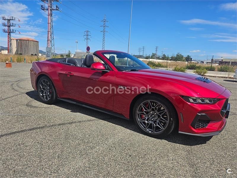 Usado Ford Mustang GT 450 CV (330 kW) 2025 Granate Descapotable