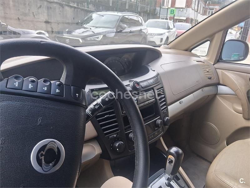 Usado Ssangyong (KGM) Rodius Limited 165 CV (121 kW) 2007 Negro Monovolumen