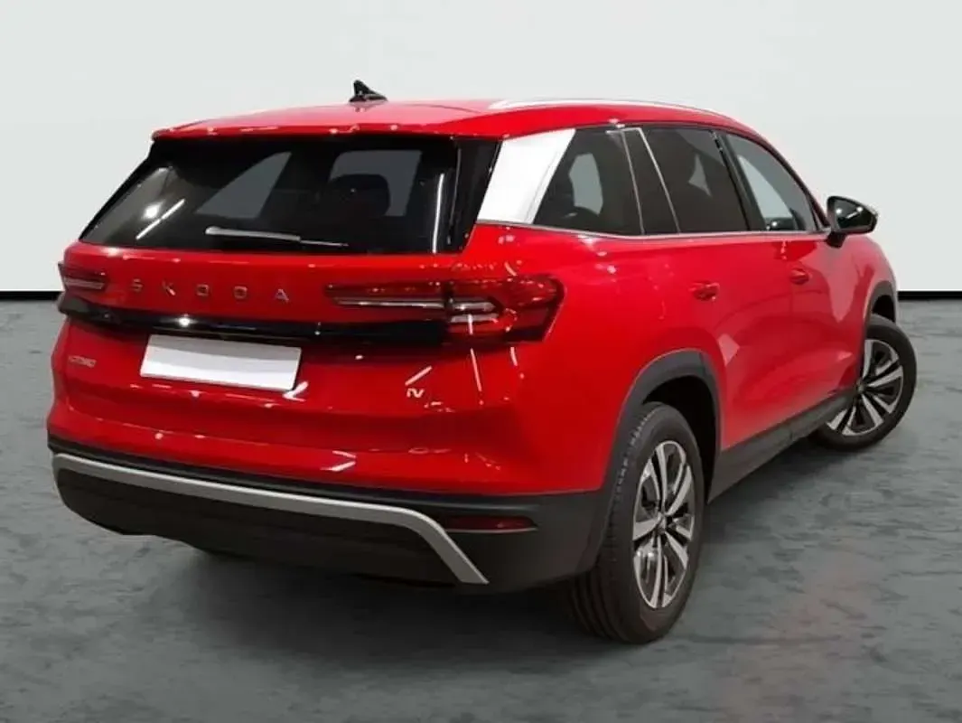 Usado Skoda Kodiaq Selection 204 CV (150 kW) 2025 Rojo SUV