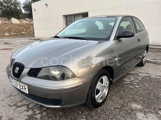 Usado Seat Ibiza 75 CV (55 kW) 2002 Gris / plata Berlina