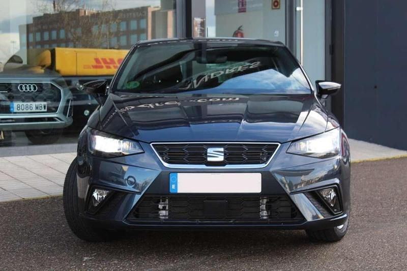 Usado Seat Ibiza FR 116 CV (85 kW) 2024 Gris Utilitario