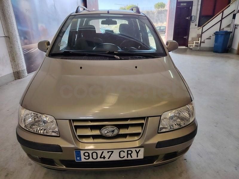 Usado Hyundai Matrix GLS 103 CV (75 kW) 2004 Beige Monovolumen
