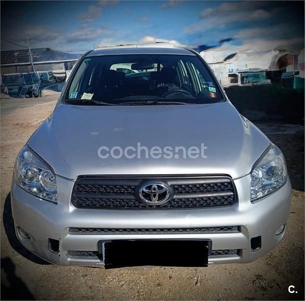 Usado Toyota RAV4 Executive 136 CV (100 kW) 2006 Gris / plata SUV