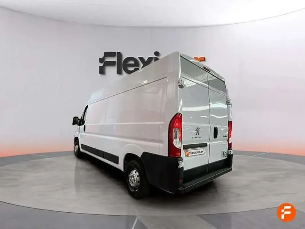 Usado Peugeot Boxer S 140 CV (102 kW) 2023 Blanco Van