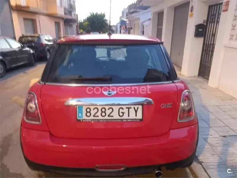 Usado Mini ONE 75 CV (55 kW) 2010 Rojo Utilitario