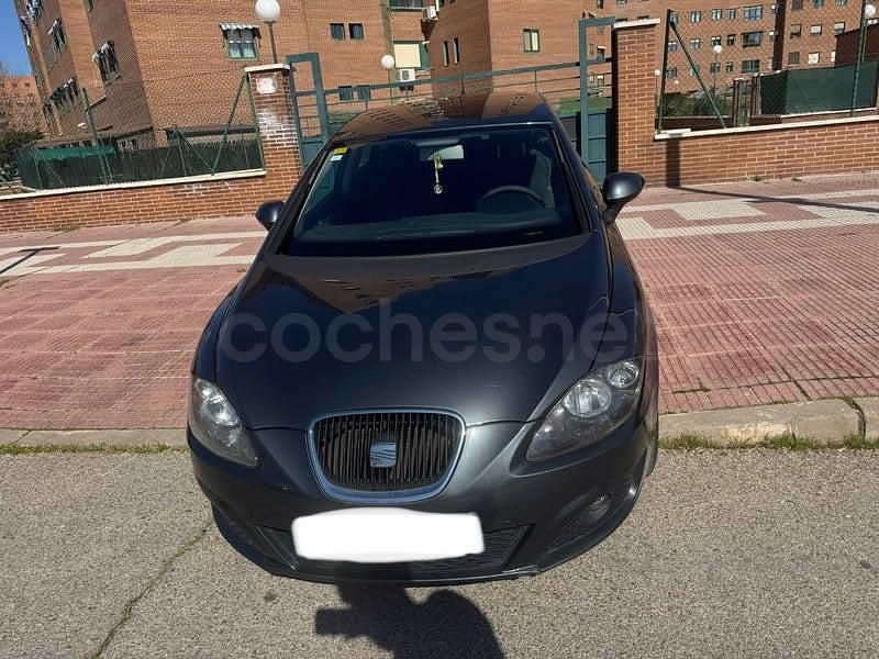 Usado Seat Leon Copa 90 CV (66 kW) 2011 Gris / plata Utilitario