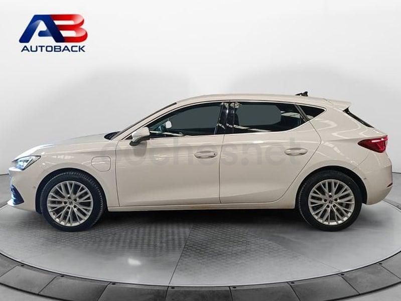 Usado Seat Leon XCELLENCE 204 CV (150 kW) 2021 Blanco Berlina