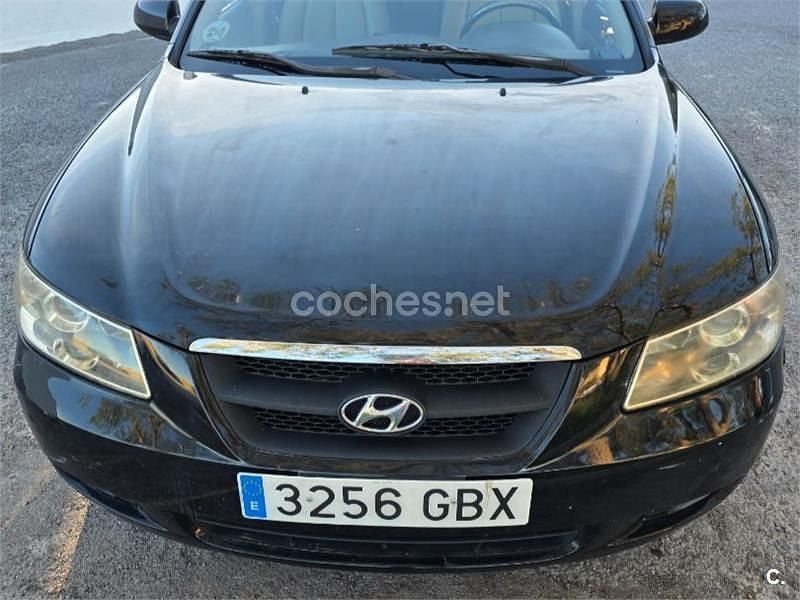 Usado Hyundai Sonata Style 140 CV (102 kW) 2008 Negro Berlina