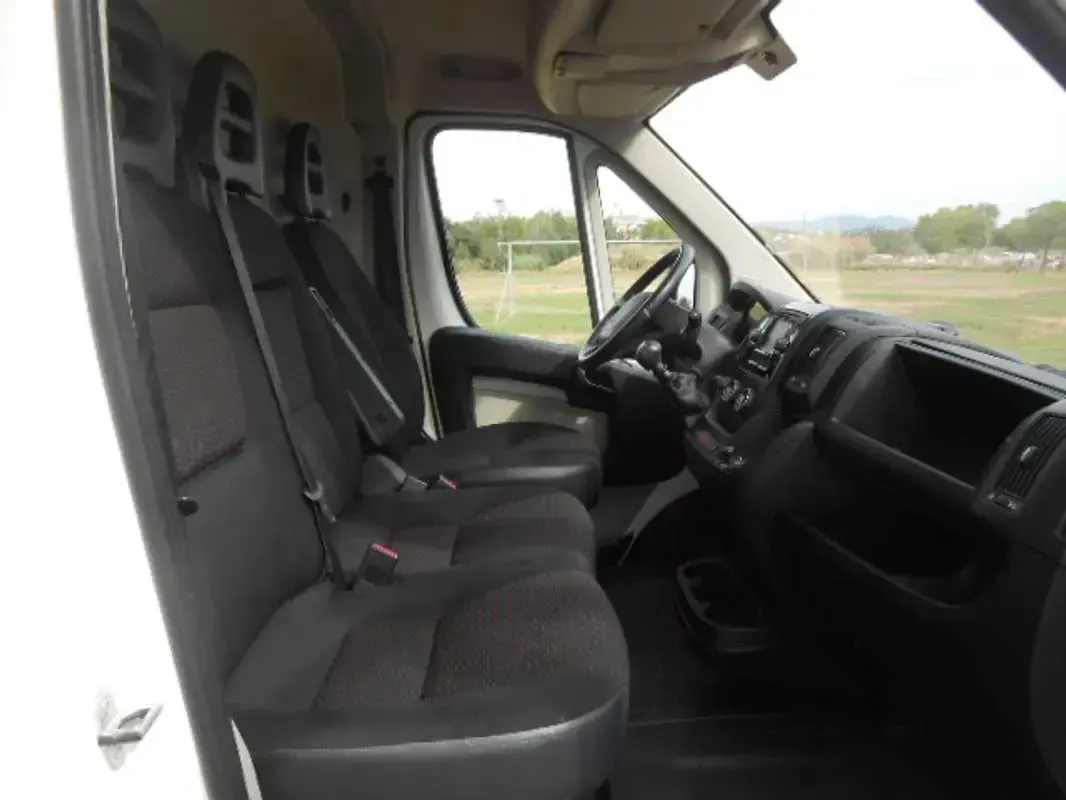 Usado Peugeot Boxer 110 CV (80 kW) 2019 Blanco Van