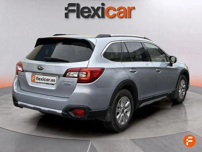 Usado Subaru Outback 150 CV (110 kW) 2017 Gris Familiar