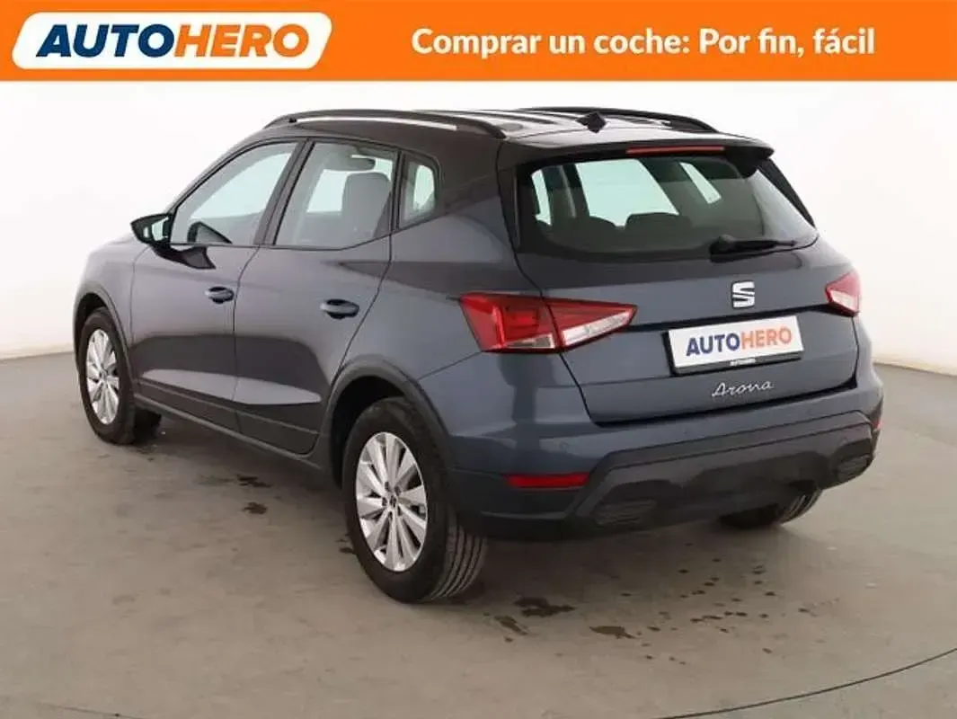 Usado Seat Arona Style 110 CV (80 kW) 2022 Gris SUV