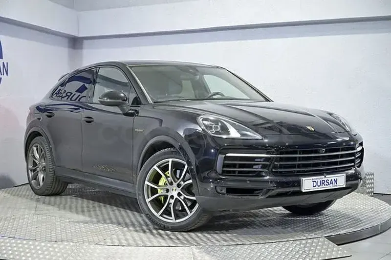 Usado Porsche Cayenne Platinum Edition 462 CV (339 kW) 2023 Negro SUV